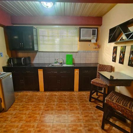 Monte Rio Gardens Bed & Breakfast Alaminos Bagian luar foto