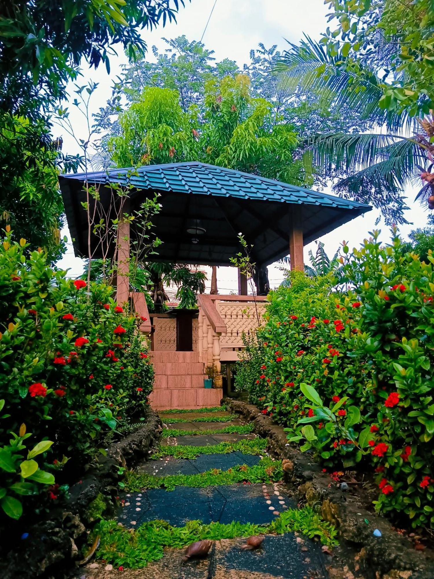 Monte Rio Gardens Bed & Breakfast Alaminos Bagian luar foto
