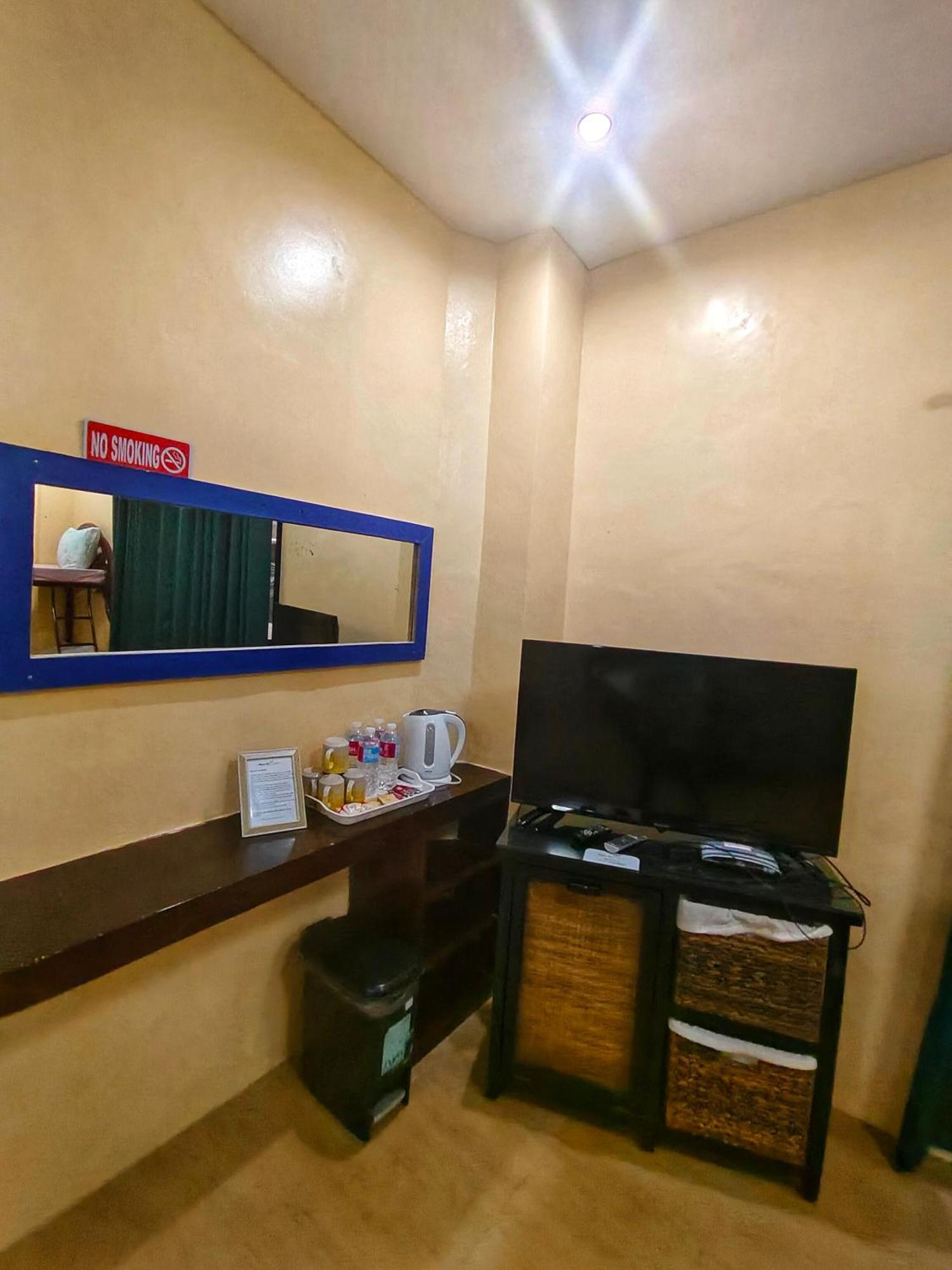 Monte Rio Gardens Bed & Breakfast Alaminos Bagian luar foto